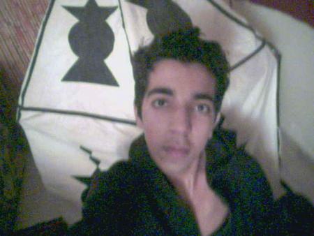                                          ||==<(( Ali ))>==||